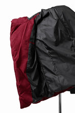 画像をギャラリービューアに読み込む, ISAMU KATAYAMA BACKLASH HOODED DOWN JACKET / KANGAROO REVERSE + POLISH WHITE GOOSE (RED)