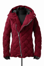 画像をギャラリービューアに読み込む, ISAMU KATAYAMA BACKLASH HOODED DOWN JACKET / KANGAROO REVERSE + POLISH WHITE GOOSE (RED)