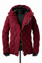 画像をギャラリービューアに読み込む, ISAMU KATAYAMA BACKLASH HOODED DOWN JACKET / KANGAROO REVERSE + POLISH WHITE GOOSE (RED)