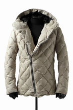 画像をギャラリービューアに読み込む, ISAMU KATAYAMA BACKLASH HOODED DOWN JACKET / WAXY KANGAROO + POLISH WHITE GOOSE (WHITE)