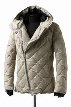 画像をギャラリービューアに読み込む, ISAMU KATAYAMA BACKLASH HOODED DOWN JACKET / WAXY KANGAROO + POLISH WHITE GOOSE (WHITE)
