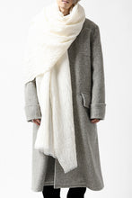 Load image into Gallery viewer, KLASICA GLACIER FLUFFY STOLE / SHRINK SILK (EGG SHELL)