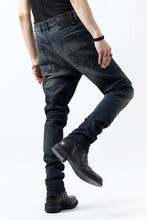 画像をギャラリービューアに読み込む, ISAMU KATAYAMA BACKLASH L/C SLIM DENIM PANTS / EXTREME STRETCH DIRTY (INDIGO)