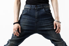 画像をギャラリービューアに読み込む, ISAMU KATAYAMA BACKLASH L/C SLIM DENIM PANTS / EXTREME STRETCH DIRTY (INDIGO)