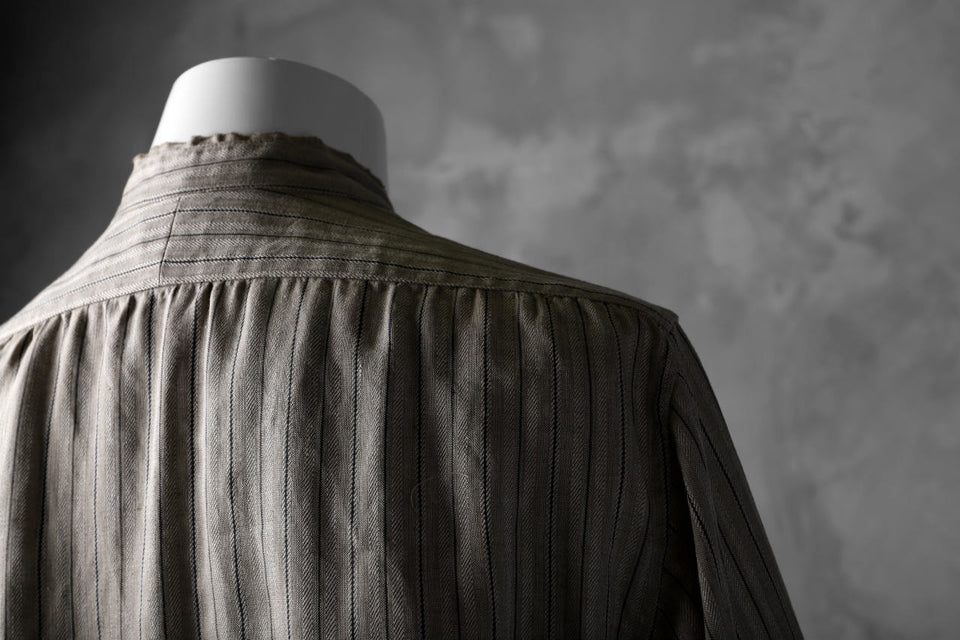 Load image into Gallery viewer, KLASICA STRIPED HERRINGBONE LINEN SHIRT / GARMENT WASHED (BEIGE)