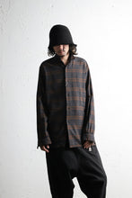 Load image into Gallery viewer, COLINA GARDENER CHECK SHIRT / SOFT FLANNEL (GREY x BROWN)
