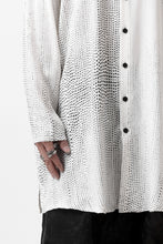 Load image into Gallery viewer, PAL OFFNER OVER SIZED SHIRT / VISCOSE (DOTS PRINT)