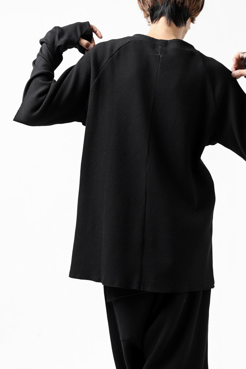 Load image into Gallery viewer, FIRST AID TO THE INJURED SJENSE LAYERED SLEEVE TOPS / WAFFEL + RIB JERSEY (BLACK)