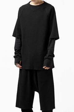 Load image into Gallery viewer, FIRST AID TO THE INJURED SJENSE LAYERED SLEEVE TOPS / WAFFEL + RIB JERSEY (BLACK)