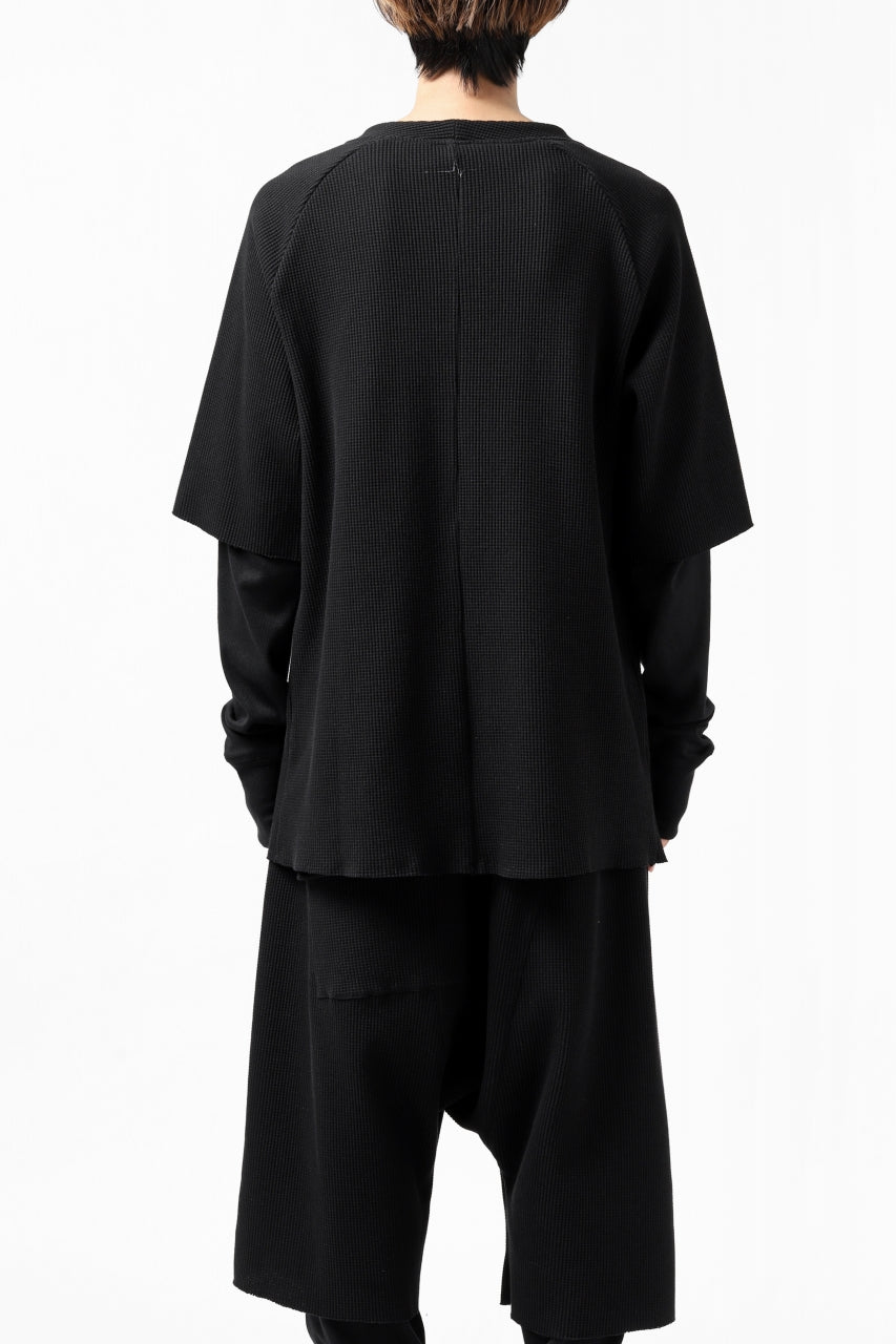 Load image into Gallery viewer, FIRST AID TO THE INJURED SJENSE LAYERED SLEEVE TOPS / WAFFEL + RIB JERSEY (BLACK)
