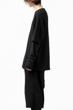 Load image into Gallery viewer, FIRST AID TO THE INJURED SJENSE LAYERED SLEEVE TOPS / WAFFEL + RIB JERSEY (BLACK)