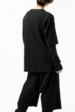 Load image into Gallery viewer, FIRST AID TO THE INJURED SJENSE LAYERED SLEEVE TOPS / WAFFEL + RIB JERSEY (BLACK)