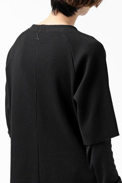 Load image into Gallery viewer, FIRST AID TO THE INJURED SJENSE LAYERED SLEEVE TOPS / WAFFEL + RIB JERSEY (BLACK)