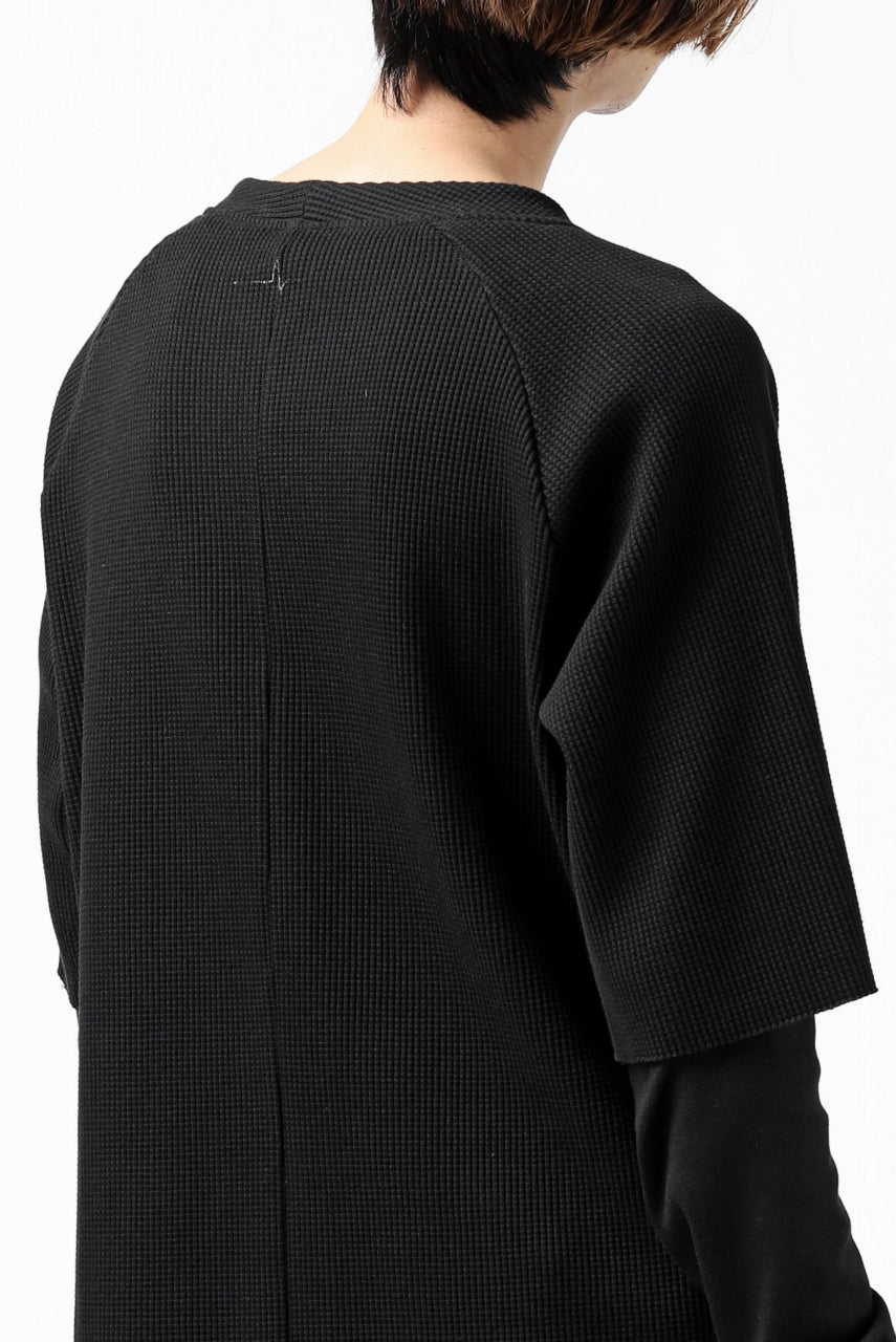 Load image into Gallery viewer, FIRST AID TO THE INJURED SJENSE LAYERED SLEEVE TOPS / WAFFEL + RIB JERSEY (BLACK)