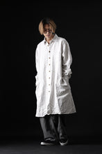 画像をギャラリービューアに読み込む, YUTA MATSUOKA shirt-coat / washed cotton linen stripe (off white)