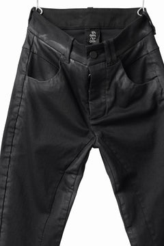 Load image into Gallery viewer, thomkrom SKINNY TROUSERS with CONTRAST SCAR STITCH / STRETCH DENIM (BLACK COATED)