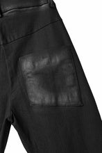 Load image into Gallery viewer, thomkrom SKINNY TROUSERS with CONTRAST SCAR STITCH / STRETCH DENIM (BLACK COATED)