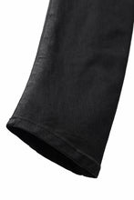 Load image into Gallery viewer, thomkrom SKINNY TROUSERS with CONTRAST SCAR STITCH / STRETCH DENIM (BLACK COATED)