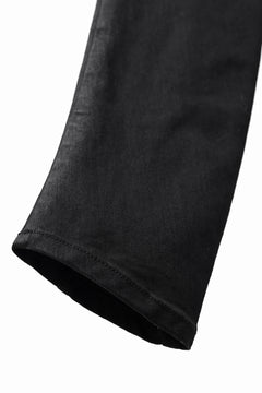 Load image into Gallery viewer, thomkrom SKINNY TROUSERS with CONTRAST SCAR STITCH / STRETCH DENIM (BLACK COATED)