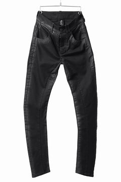 Load image into Gallery viewer, thomkrom SKINNY TROUSERS with CONTRAST SCAR STITCH / STRETCH DENIM (BLACK COATED)