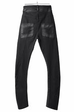 Load image into Gallery viewer, thomkrom SKINNY TROUSERS with CONTRAST SCAR STITCH / STRETCH DENIM (BLACK COATED)