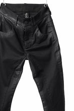 Load image into Gallery viewer, thomkrom SKINNY TROUSERS with CONTRAST SCAR STITCH / STRETCH DENIM (BLACK COATED)