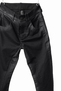 Load image into Gallery viewer, thomkrom SKINNY TROUSERS with CONTRAST SCAR STITCH / STRETCH DENIM (BLACK COATED)
