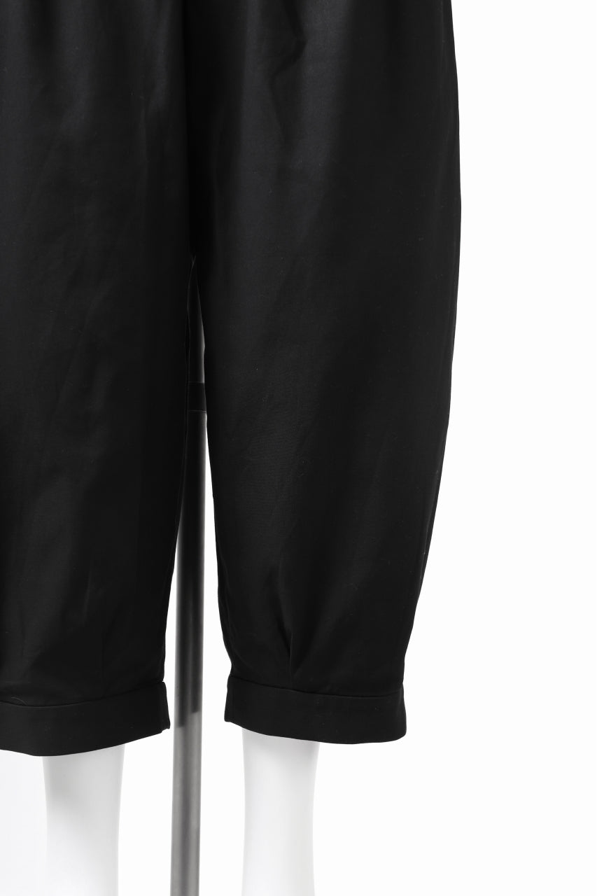 画像をギャラリービューアに読み込む, KLASICA GOSSE 2 TUCKED TROUSERS / DRY BACK TWILL (BLACK)