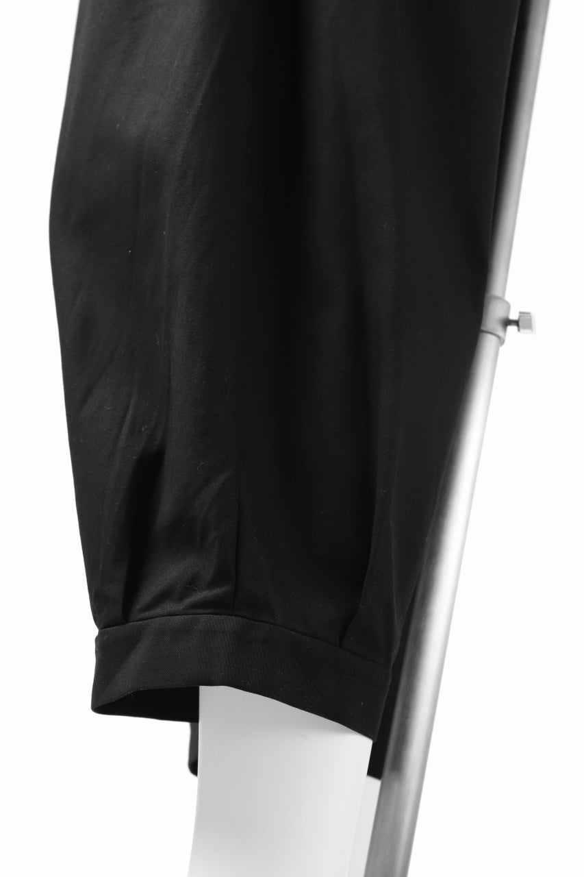 画像をギャラリービューアに読み込む, KLASICA GOSSE 2 TUCKED TROUSERS / DRY BACK TWILL (BLACK)