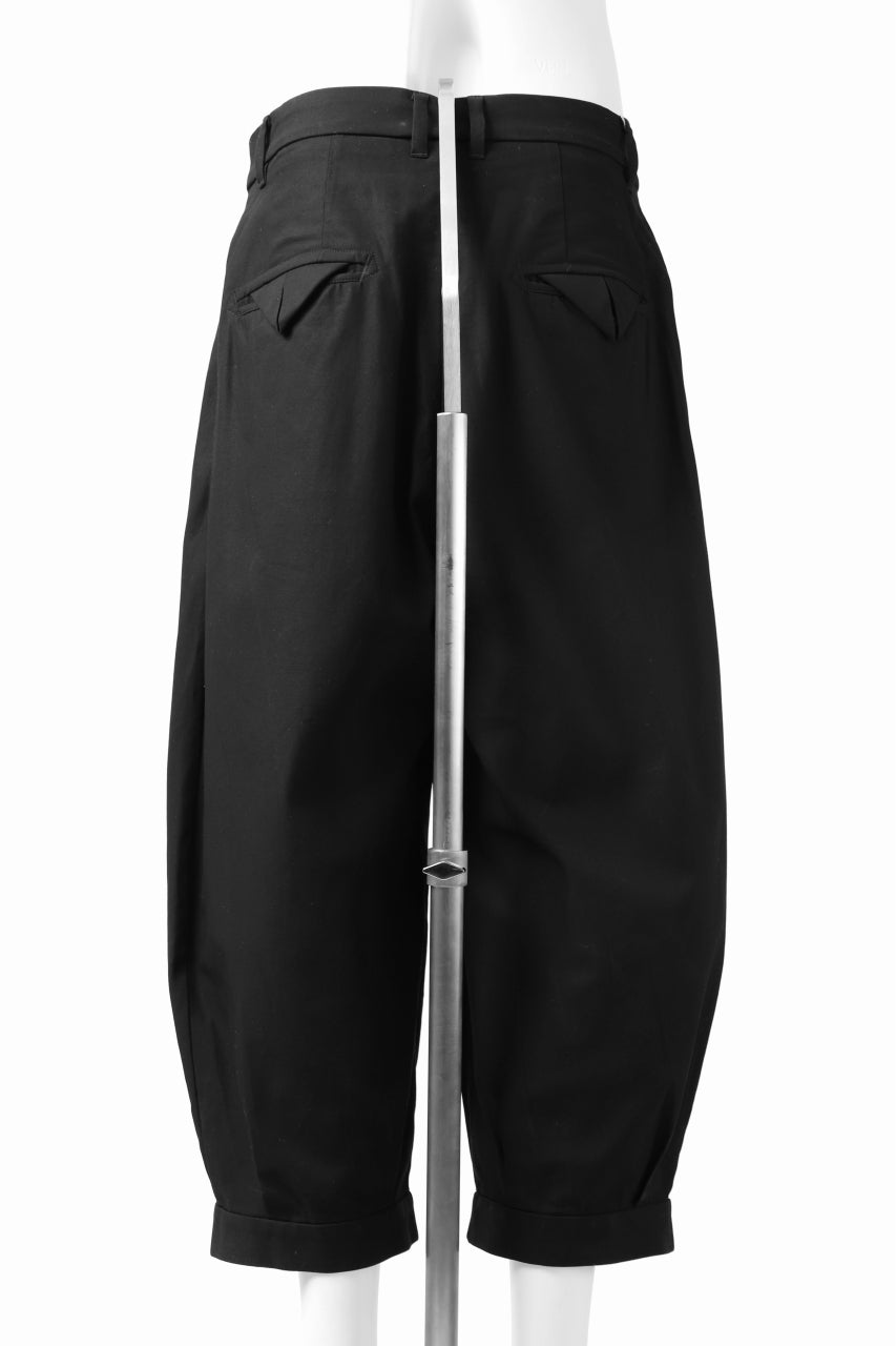 画像をギャラリービューアに読み込む, KLASICA GOSSE 2 TUCKED TROUSERS / DRY BACK TWILL (BLACK)