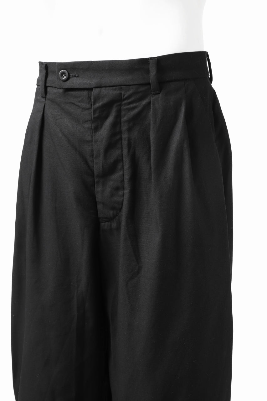 画像をギャラリービューアに読み込む, KLASICA GOSSE 2 TUCKED TROUSERS / DRY BACK TWILL (BLACK)