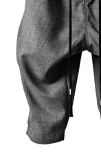 画像をギャラリービューアに読み込む, N/07 "MAUSK Detail" Three Dimensional Wide Tuck / Dart Cropped Pants #2 (GREY)