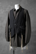 Load image into Gallery viewer, KLASICA CROSS BACK POCKET VEST / RAMIE (CARBON)
