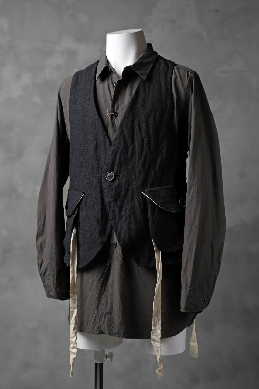 Load image into Gallery viewer, KLASICA CROSS BACK POCKET VEST / RAMIE (CARBON)