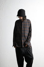 Load image into Gallery viewer, COLINA GARDENER CHECK SHIRT / SOFT FLANNEL (GREY x BROWN)