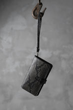 画像をギャラリービューアに読み込む, ISAMU KATAYAMA BACKLASH SMART PHONE CASE/PURSE (SUMI DYED PYTHON)