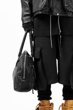 Load image into Gallery viewer, ISAMU KATAYAMA BACKLASH GYM BAG / Italy Shoulder + Steer OBJECT DYED (BLACK)