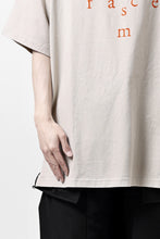 画像をギャラリービューアに読み込む, FACETASM CROSS LOGO PRINT BIG TEE (SAND BEIGE)