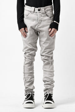 Load image into Gallery viewer, thom/krom SCAR-STITICHING DENIM PANTS / ACID BLEACH (CEMENT)