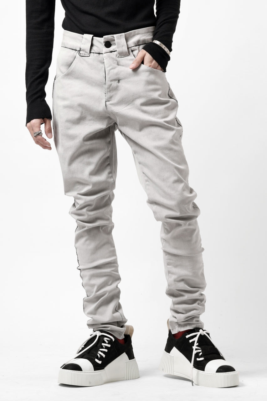 Load image into Gallery viewer, thom/krom SCAR-STITICHING DENIM PANTS / ACID BLEACH (CEMENT)