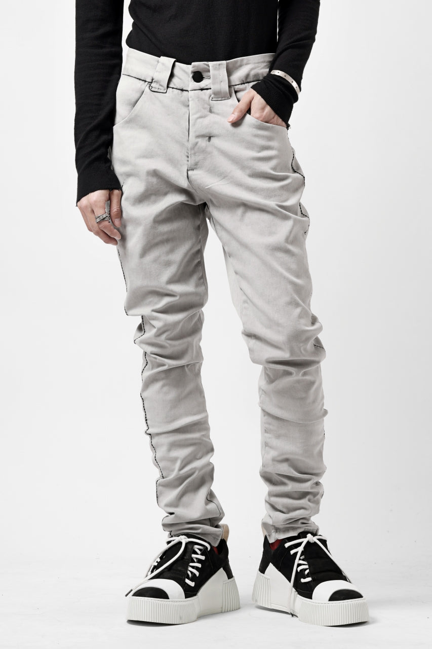 Load image into Gallery viewer, thom/krom SCAR-STITICHING DENIM PANTS / ACID BLEACH (CEMENT)