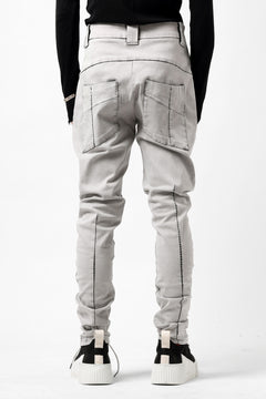 Load image into Gallery viewer, thom/krom SCAR-STITICHING DENIM PANTS / ACID BLEACH (CEMENT)