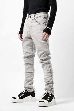 Load image into Gallery viewer, thom/krom SCAR-STITICHING DENIM PANTS / ACID BLEACH (CEMENT)