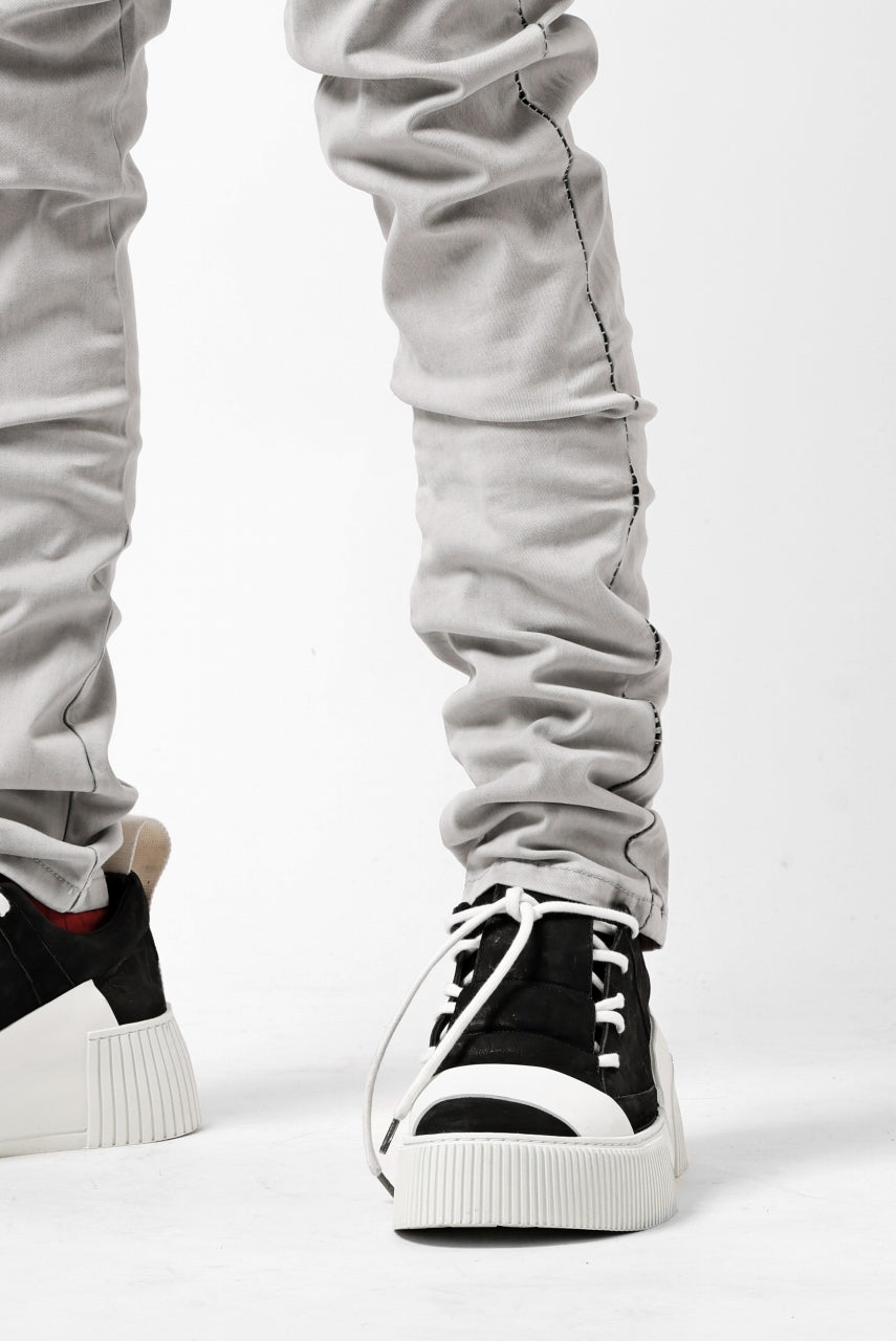 Load image into Gallery viewer, thom/krom SCAR-STITICHING DENIM PANTS / ACID BLEACH (CEMENT)