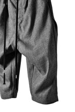 画像をギャラリービューアに読み込む, N/07 "MAUSK Detail" Three Dimensional Wide Tuck / Dart Cropped Pants #2 (GREY)