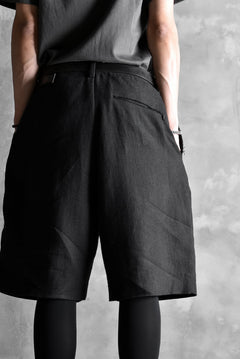 Load image into Gallery viewer, blackcrow linen-cotton woven short trousers (BLACK)
