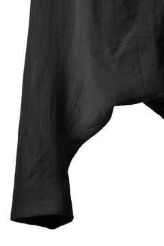 画像をギャラリービューアに読み込む, SOSNOVSKA exclusive KNEE STITCHED PANTS (BLACK)