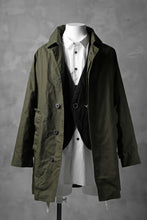 Load image into Gallery viewer, KLASICA CROSS BACK POCKET VEST / RAMIE (CARBON)