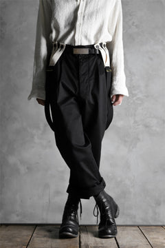 画像をギャラリービューアに読み込む, KLASICA MORROW HIGH RISE 3 TUCKED TAPERED TROUSERS / CHINO CLOTH (BLACK)