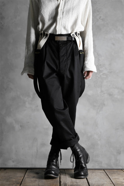画像をギャラリービューアに読み込む, KLASICA MORROW HIGH RISE 3 TUCKED TAPERED TROUSERS / CHINO CLOTH (BLACK)